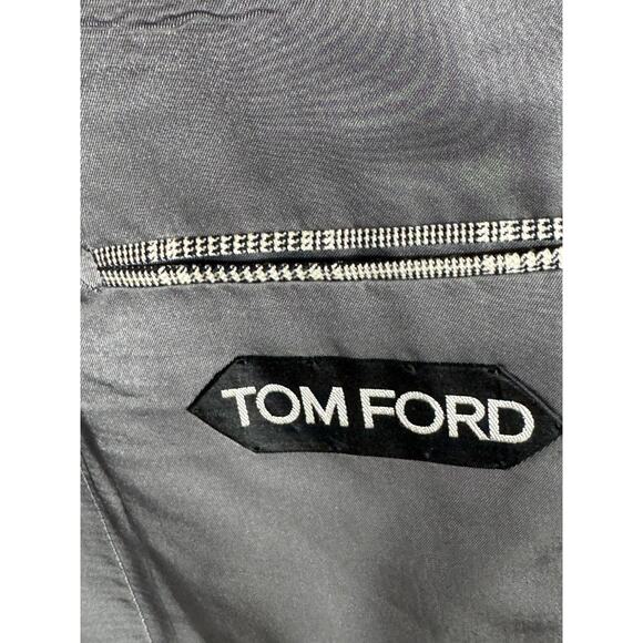Tom Ford Houndstooth Wool Silk Peak Lapel 2Pc Suit 54R 44R US 38x30 Trousers - Picture 9 of 11